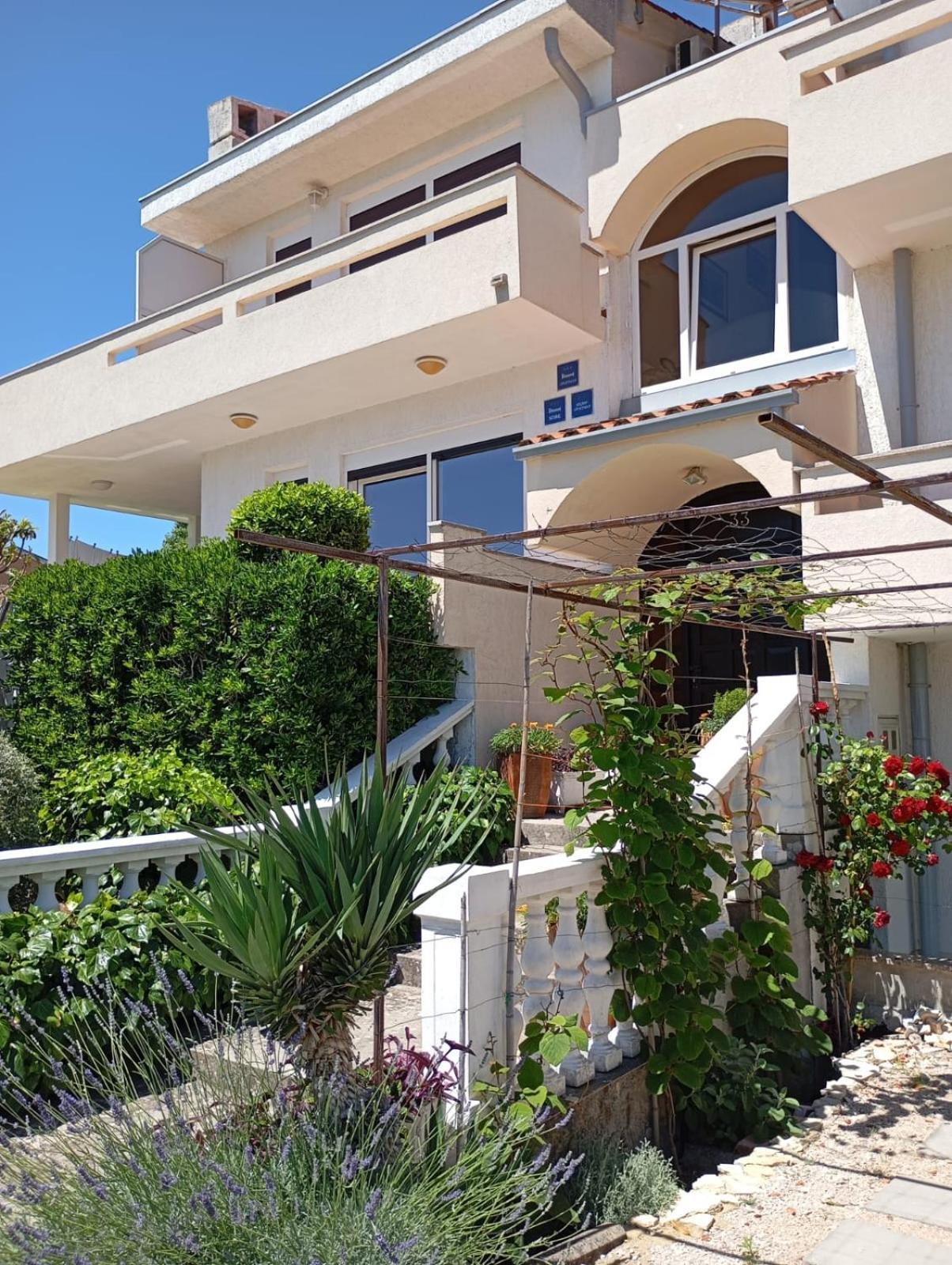 Rooms Helena Krk Town Exterior foto