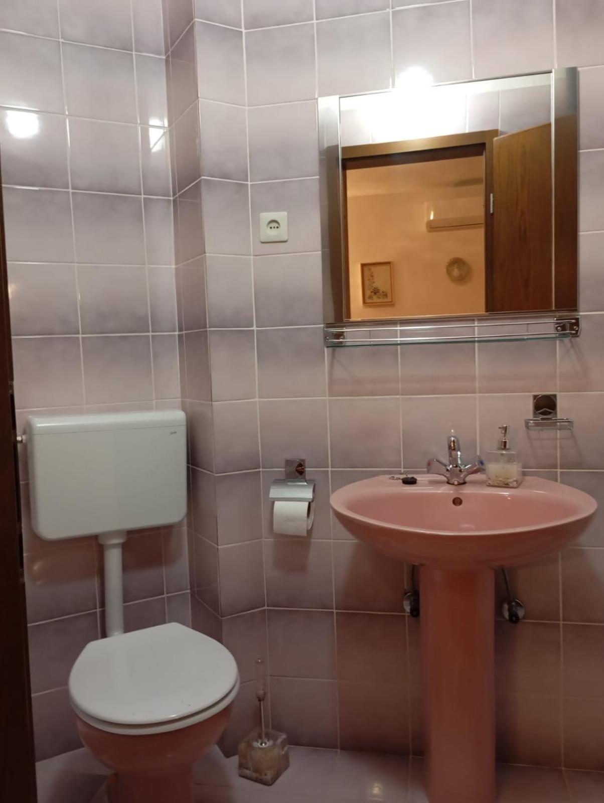 Rooms Helena Krk Town Exterior foto