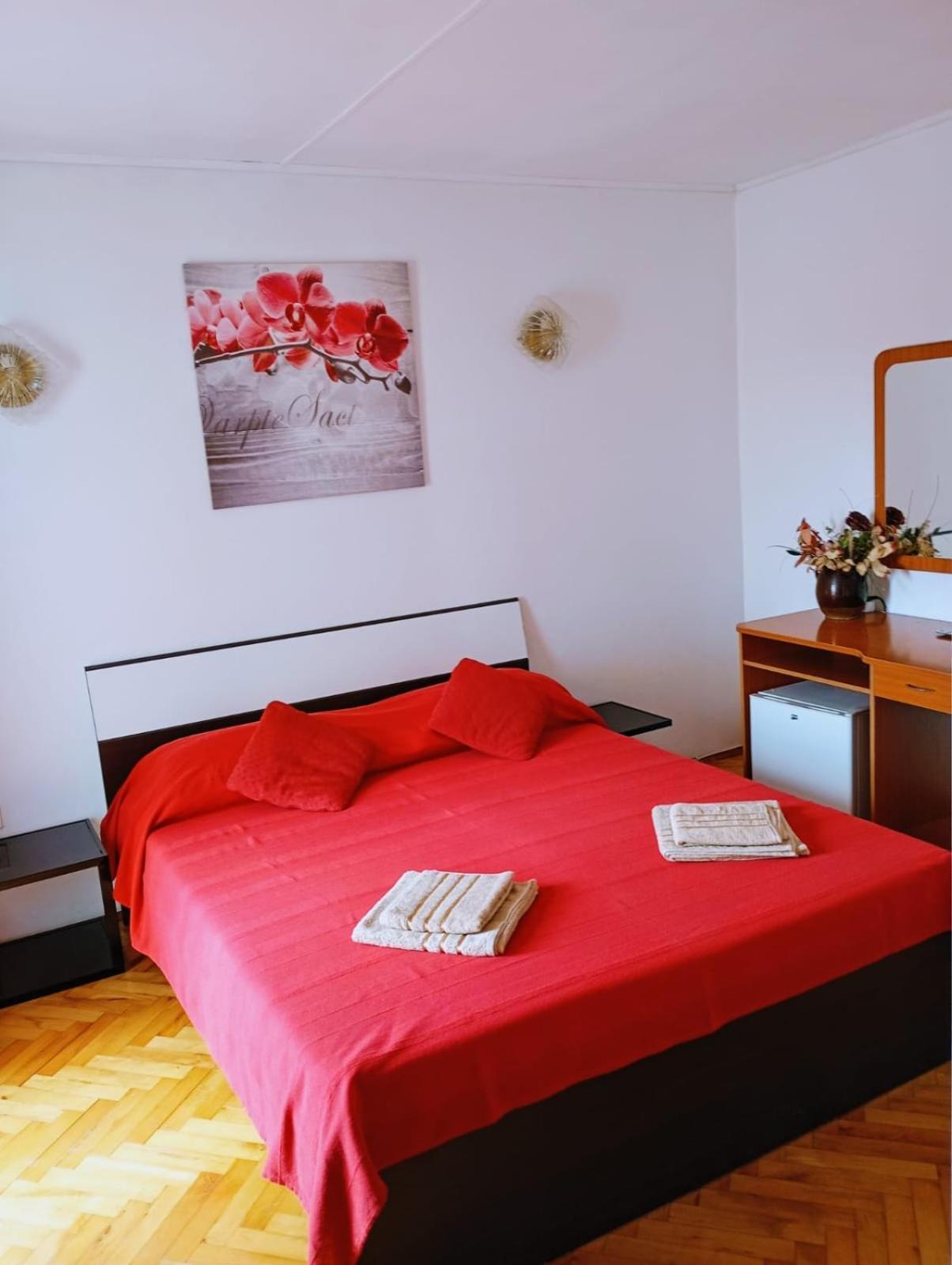 Rooms Helena Krk Town Exterior foto