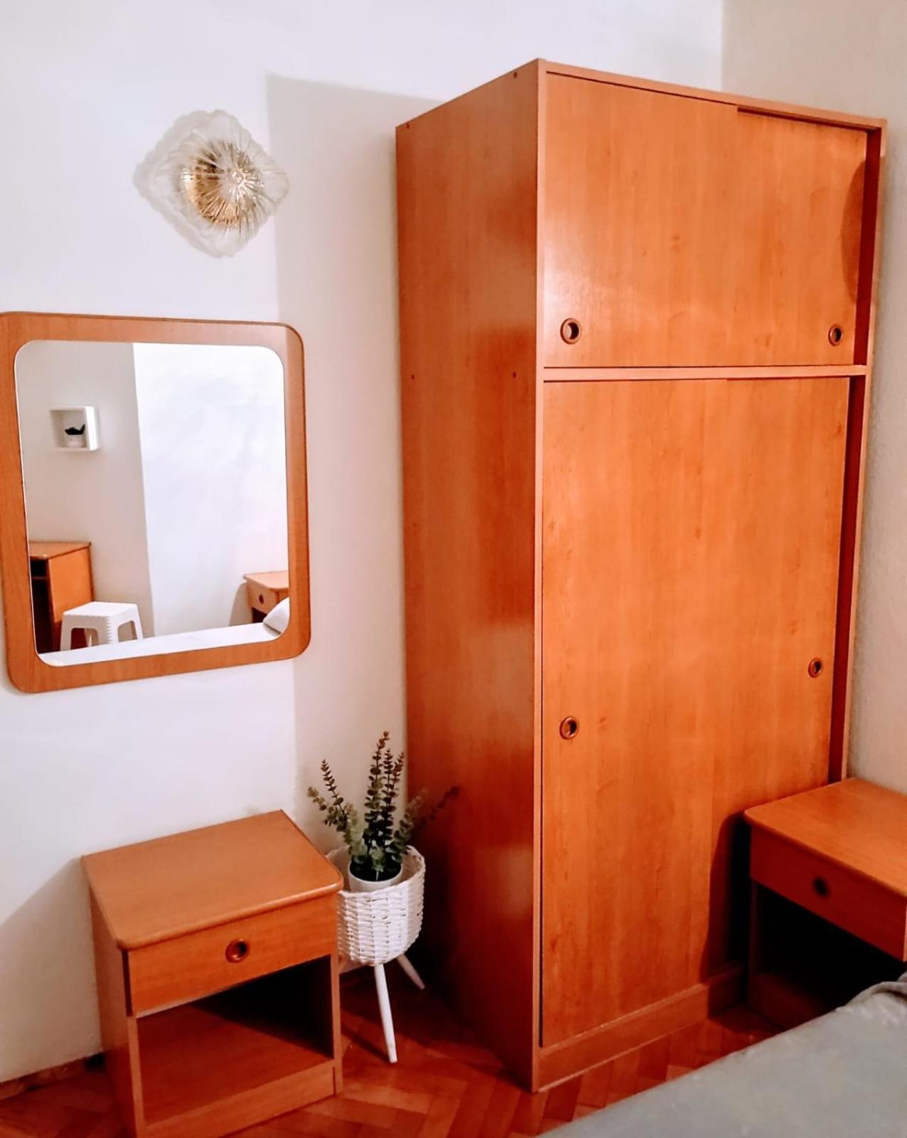 Rooms Helena Krk Town Exterior foto